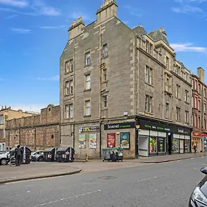 Apartment And Modern With A Garden, Edinburgh